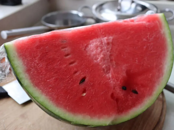 全自动星空体育厂家提醒吃冰镇西瓜， 小心“冰箱肠炎”找上门！